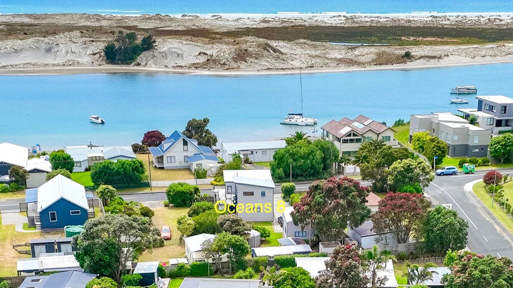 Oceans 8 - Mangawhai Heads Holiday Home 외부 사진