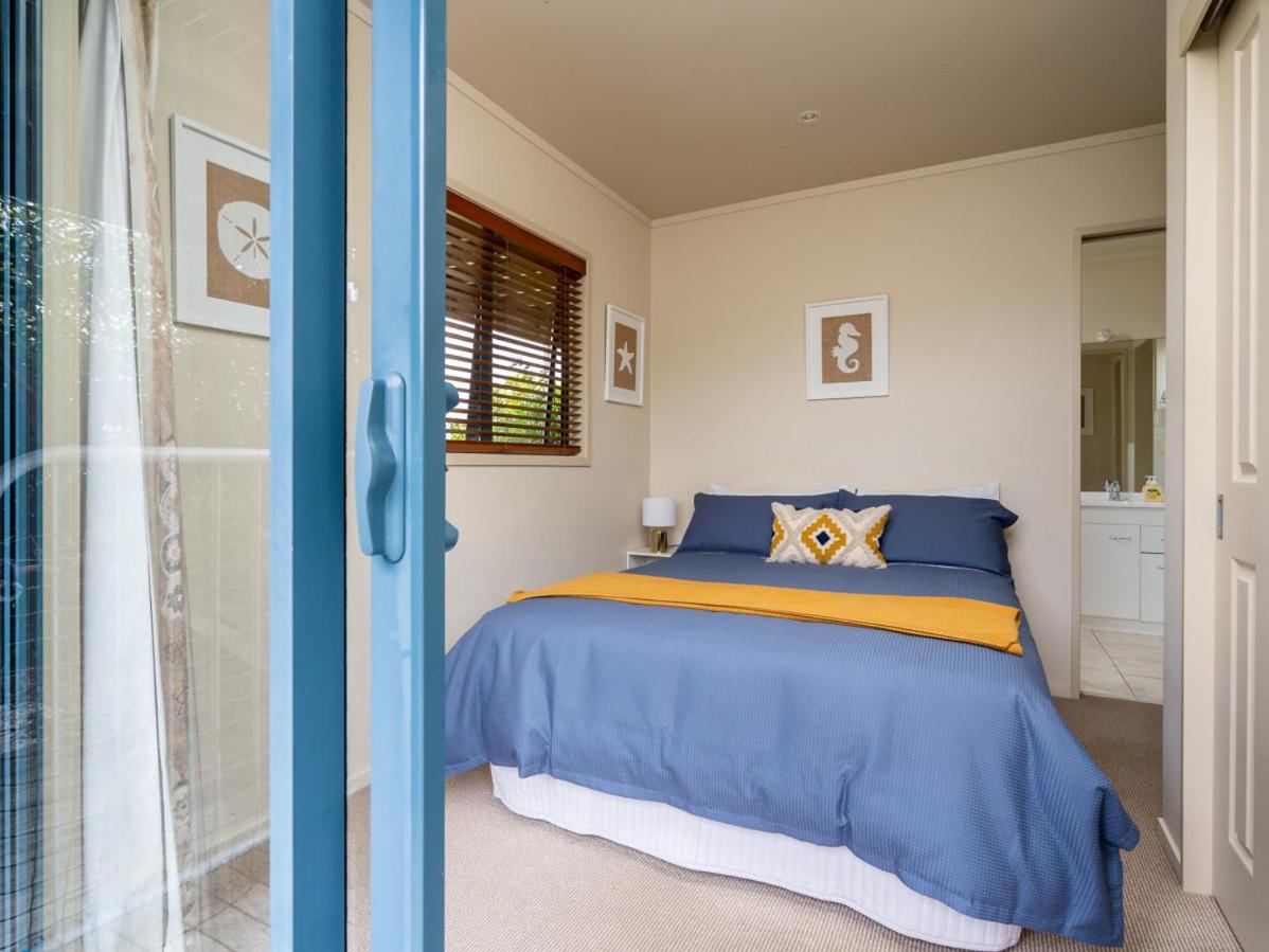 Oceans 8 - Mangawhai Heads Holiday Home 외부 사진